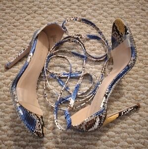 😊5 for $20 Chase+Chloe heels